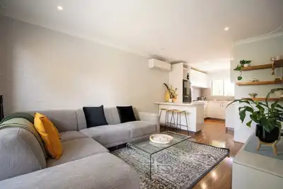 Image de Convenient 2-bedroom apartment near beautiful lake