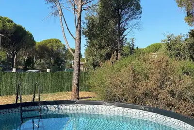 Image de Maison avec piscine hors sol, climatisée