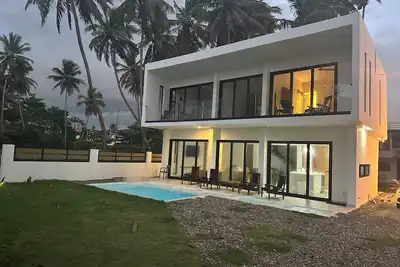 Image de Beachfront 3-bedroom villa with modern features in fantastic Cabarete
