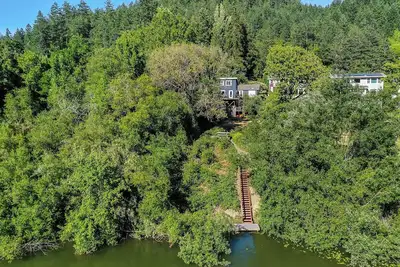 Image de Otter's Landing ~ Families and Friends, Riverfront Getaway, Dog Friendly