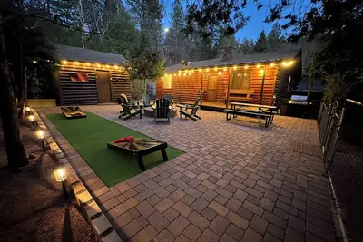 Image de Once Upon a Creek: Newly Renovated Cozy Cabin In The Pines w/Patio Play Area