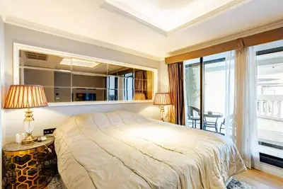 Image de 1Bed 46th Floor Hangover 2 Central River Station
