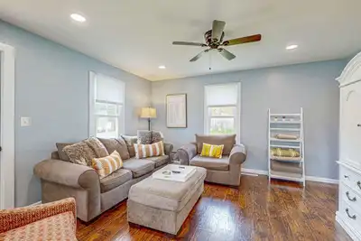 Image de Cozy Cottage – Walk to Beach, Brewery & More | Near Torch Lake & Shanty Creek