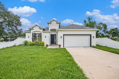 Image de Charming Brand New  3-bedroom house with WiFi and Ac in lovely Tampa