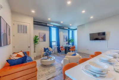 Image de Vibrant Visit 4br, 4bath, Park 2cars Free/ 20% Off