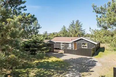 Image de Stunning home in Saltum with WiFi