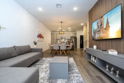 convenient location clean & safe modern home