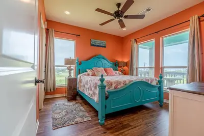 Image de Near Ferry|Rv Pad|Hookups|2 mins to Beach|Water Views