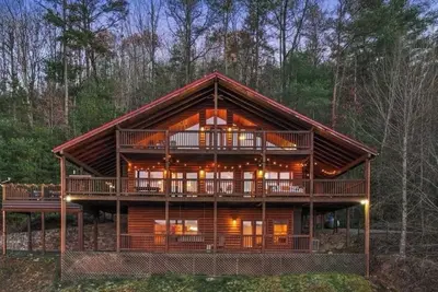 Image de Stunning Yr mountain views 15 mins from it all-fireplaces, hot tub, pet-friendly
