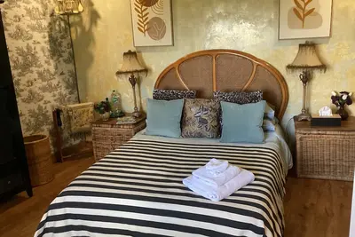 Beautiful cottage with panoramic views of the Pyrenees