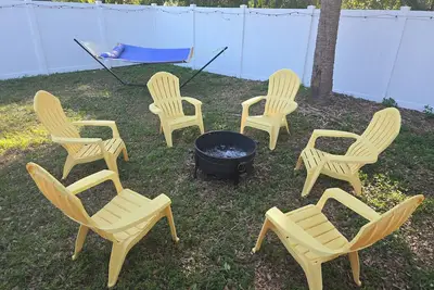 Image de Colorful 4-Br Family home Near Everything, Huge Backyard w/Firepit, Grill, Games