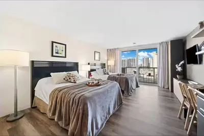 Image de Beachfront Condo at Sunny Isles Beach with Balcony