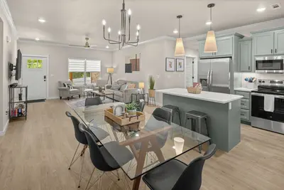 Image de Brand New Luxe 3br/2ba Home Directly on Flo Ride! Bike Repair & Wash Station!