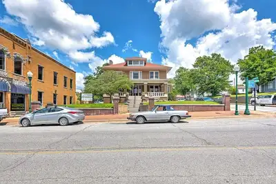 Image de The Uptown Suite @ The Historic Connely Harrington
