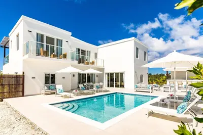 Image de New Luxury Caicos Cove Villa, 5 Min to Grace Bay