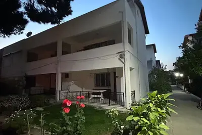 Image de Charming Villa Steps from Long Beach
