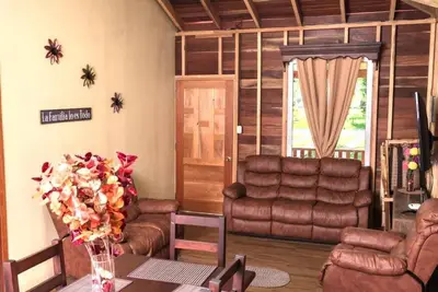 Charming 2-bedroom house with Ac, WiFi and Pool in peaceful  Place Santa Ana
