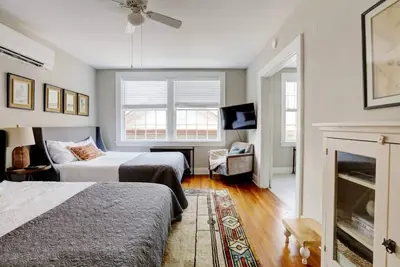 Image de Stylish Apt/ Amenity driven & Prime Location