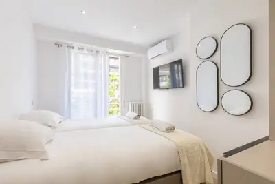 Image de Renovated 2-Br on Prestigious Boulevard Croisette