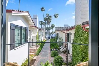 Image de Cozy Oceanfront Cottage, Perfect Location!