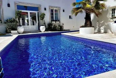 The Palm Tree House: Alentejo, Private swimming pool, 6 suites, Iconic Palm tree