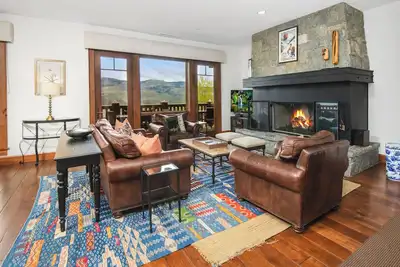 Image de Hummingbird Lodge A-203 a Spacious 4-bedroom condo in lovely Bachelor Gulch, Co