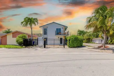 Image de Walk to Coral Gables - 3 Bedroom 7 Bed- Beautiful Property - Sleep 8