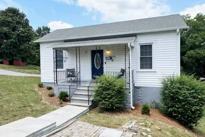 Image de Lucky 732 - 2bd/1bth Near Casino