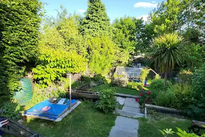 Image de Cosy well equipped stand alone studio. Only 10 mins drive to the city centre
