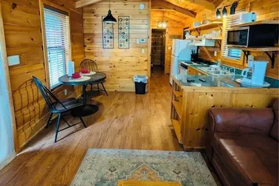 Image de Dream Catcher Cottage. 10 Minutes Away From The Smoky Mountains!