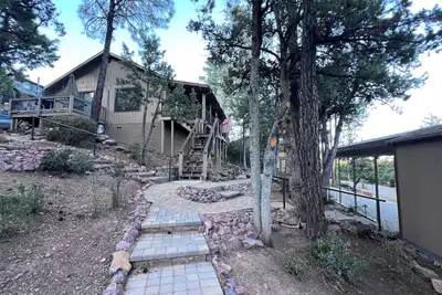 Image de Ole Bear Den, Cozy 2-bedroom cabin in peaceful Pine with mountain views and Wifi