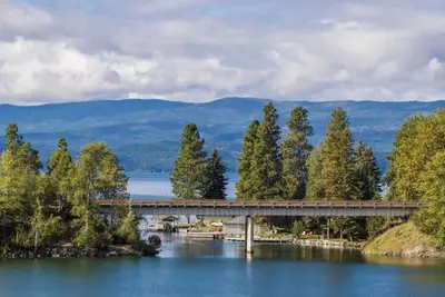 Image de Stunning Large Deck- Bigfork Bay