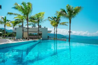 Image de Oceanfront 3 bed luxury condo with great views, full kitchen, & fast Wi-Fi