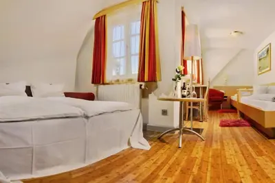 Image de Four-bed room Comfort with shower and Wc