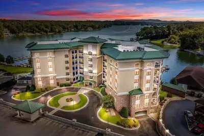 Image de Lake Stardust - Condo with pool! Pet friendly