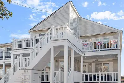 Image de 2Br Condo in Wildwood with beautiful bay views by Schooner Island Marina!