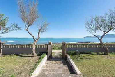Image de Borges - Fantastic beachfront house with free Wifi