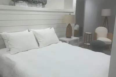 Image de Mv Modern Queen 1br and Qu. sofa bed private bedroom apartment sleeps 4 to 6
