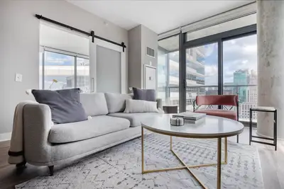 Image de Blueground | Near North, pool, nr Chicago River