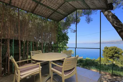 Image de Maison de pêcheur près de la mer Baie Ducac, Brac (K-24291)