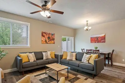 Image de Charming 3-bedroom townhome with WiFi and Ac in Marvelous Cedar City