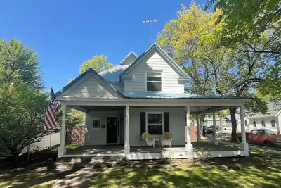 Image de A historically charming, newly renovated home in the heart of downtown Couer d Alene! June Discount!