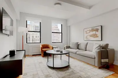 Image de Blueground | Lincoln Square, fitness center, nr Central Park