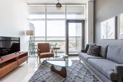 Image de Blueground | Trade Centre 1, pool, nr Dubai Mall