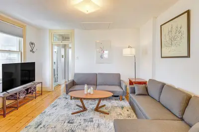 Image de 1 Mi to Dtwn: Schenectady Apt in Stockade District