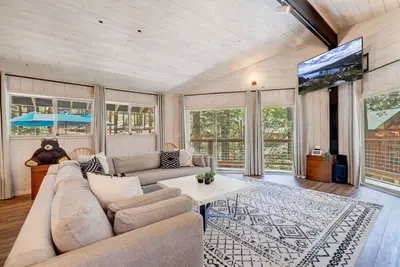 Image de Heavenly Retreat | Master Suites-Hot Tub| Sleeps10