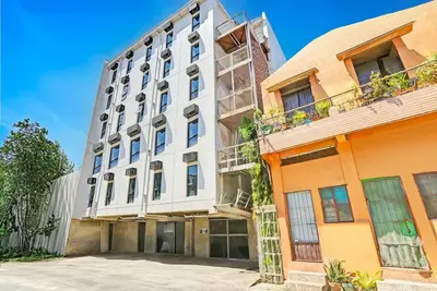 Image de Chambre superposée moderne pour femmes pour une escapade élégante à Makati