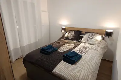 Image de Logement indépendant avec extérieur à proximité de différents parcs