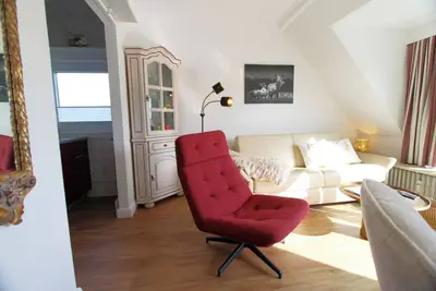 Image de Beautiful upper and top floor apartment with south-facing balcony in a modern style