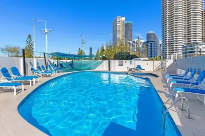 Image de Coastal Retreat with Stunning Views & Prime Location